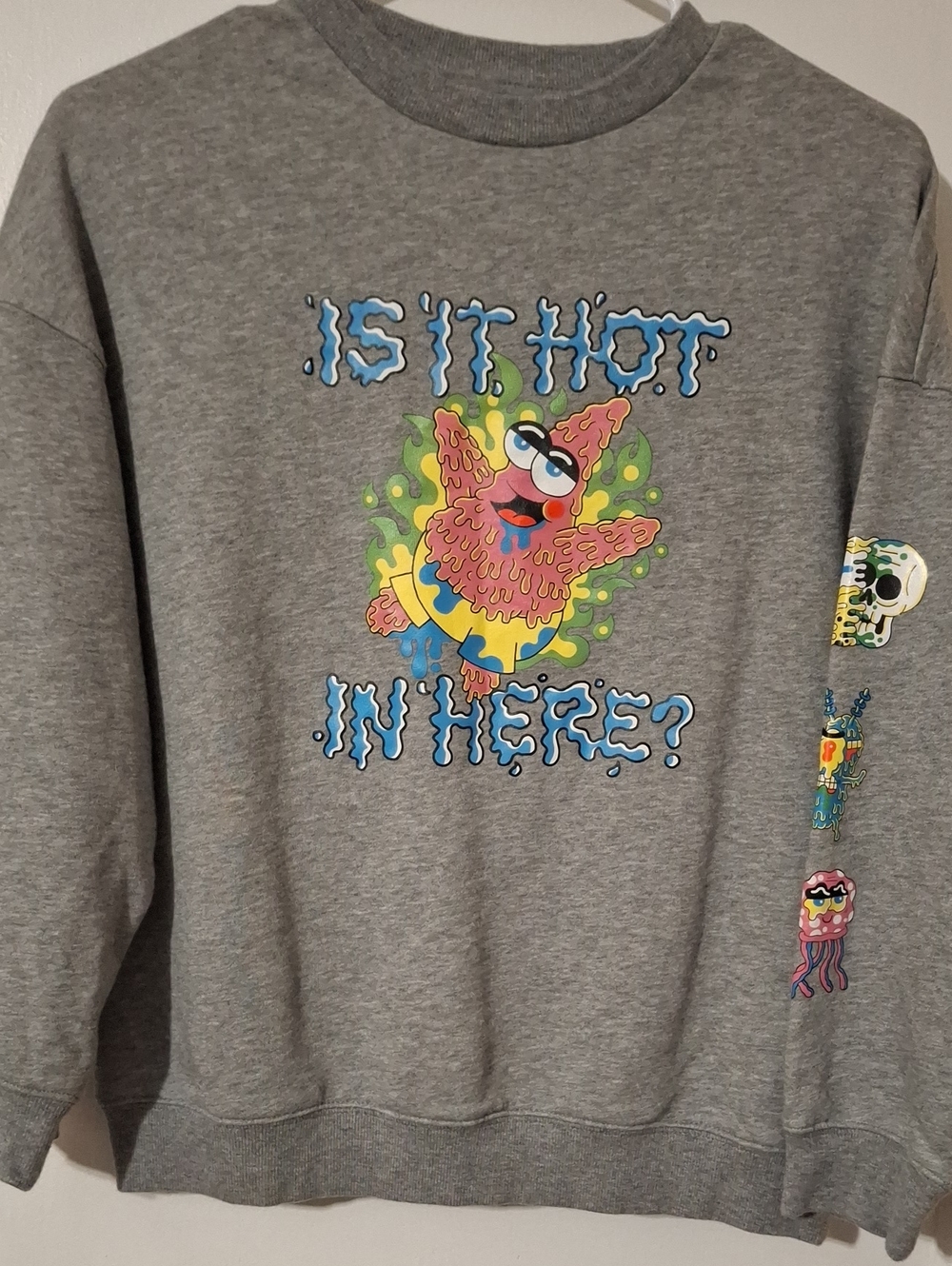 Spongebob Gray Graphic Crewneck Sweater with Colorful Cartoon Print